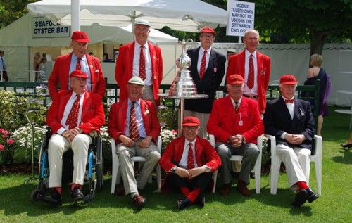 members-of-the-lady-margaret-hall-boat-club